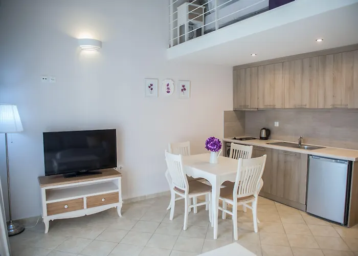 Lefkadio Aparthotel 4*